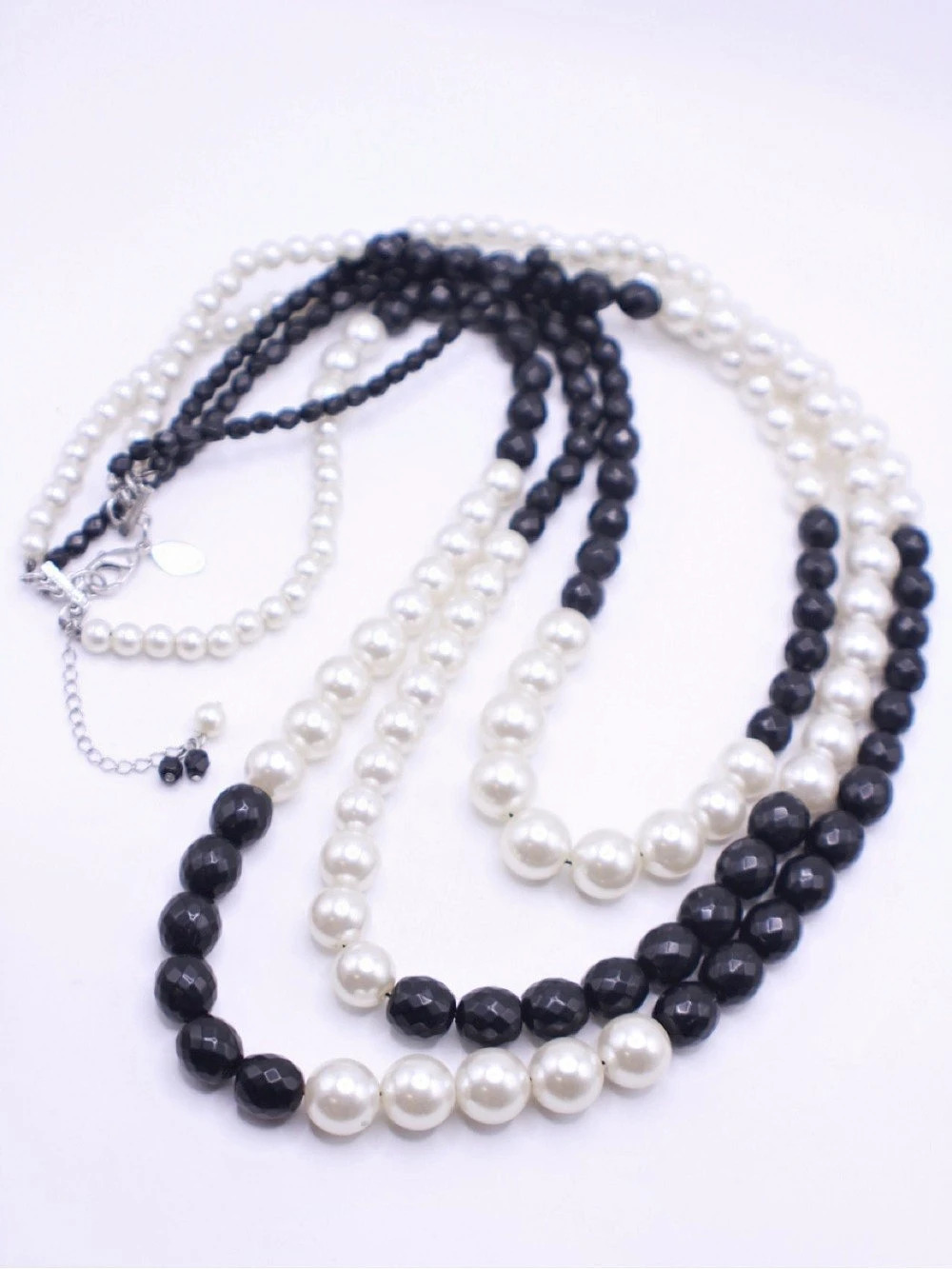WHBM Black & White Beaded Pearl Necklace Set Like New